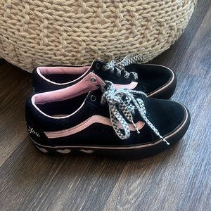 Vans Women's Black and Pink Sneakers